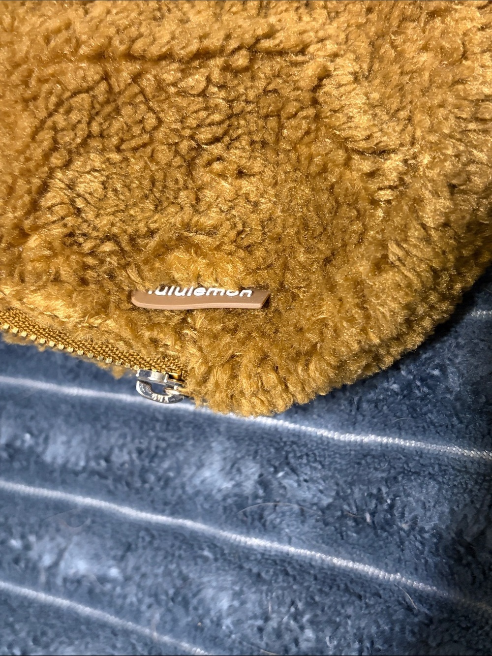 NWOT Lululemon Belt Bag Everywhere Belt Bag 1L Fleece Burnt Caramel Sold Out - Picture 8 of 13